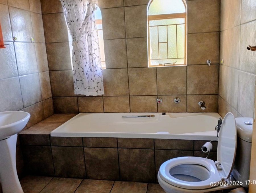 2 Bedroom Property for Sale in Heuwelsig Free State